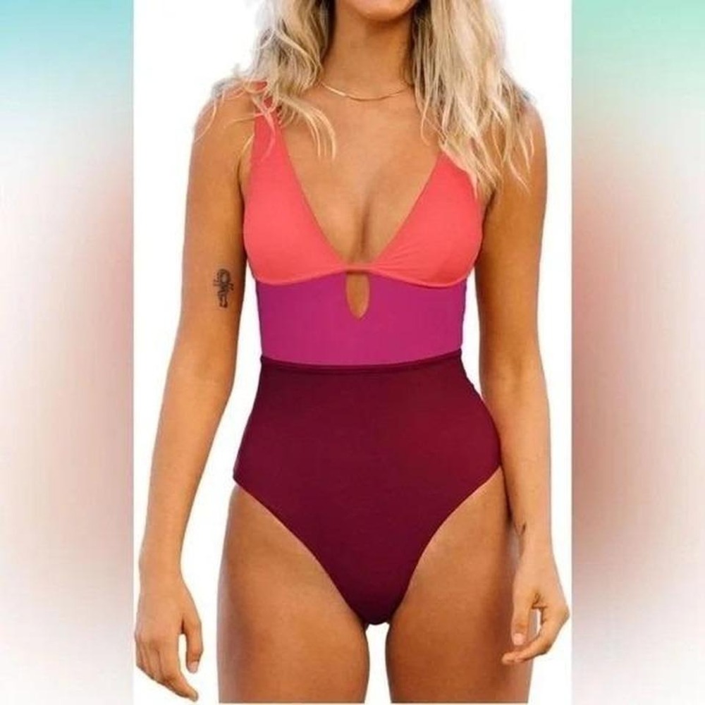 CUPSHE Colorblock One-Piece‎ Swimsuit XS Deep V Cutout High-Waist NWT